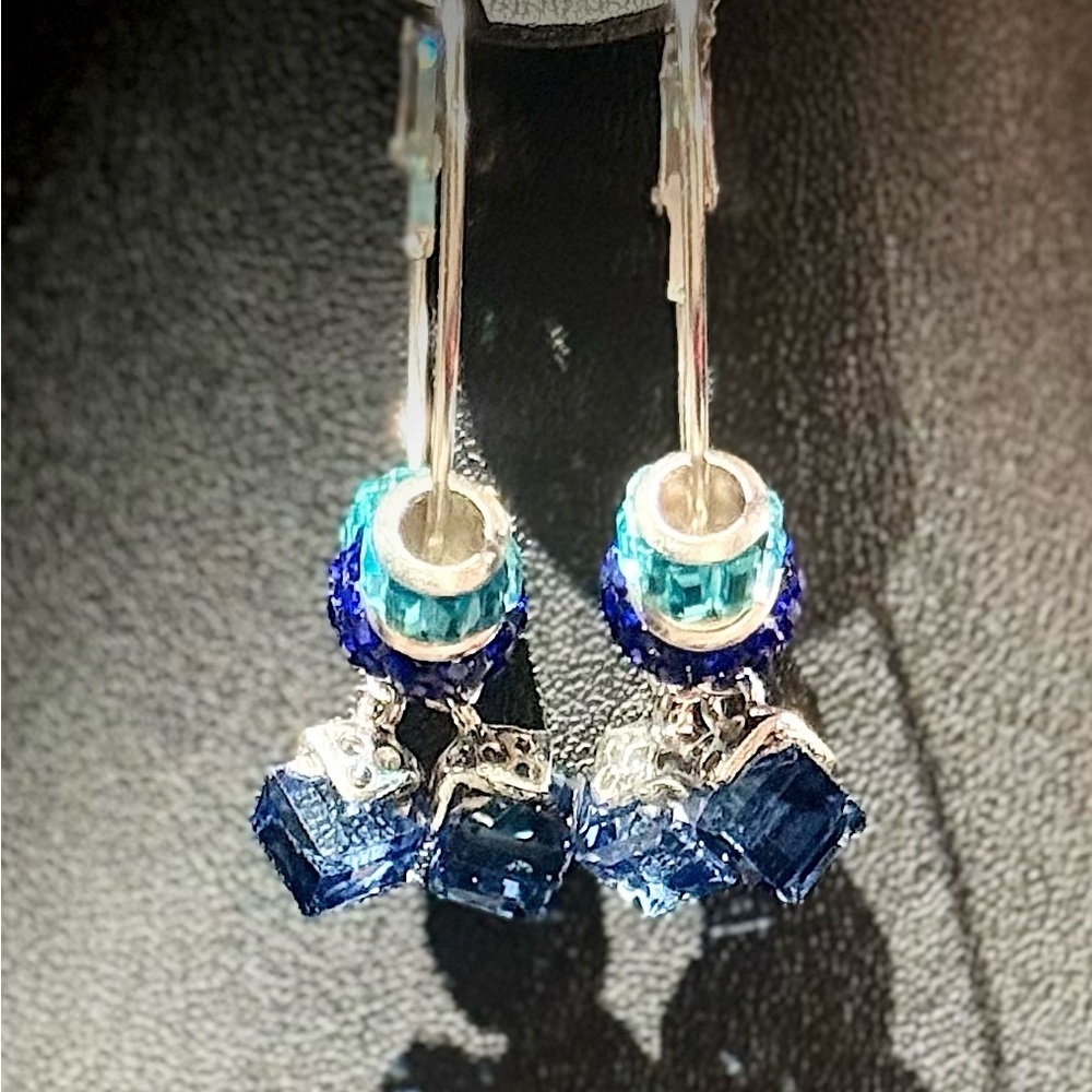 Elegant Blue Charm Bracelet Set - Picture 7 of 8